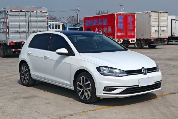 Used Volkswagen Golf 2018 230TSI Automatic Luxury Version Exterior 2