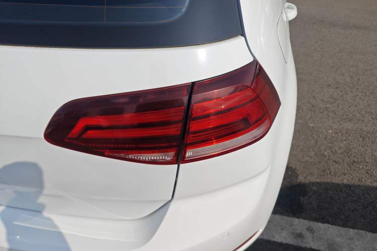 Used Volkswagen Golf 2018 230TSI Automatic Comfort Model Exterior 3