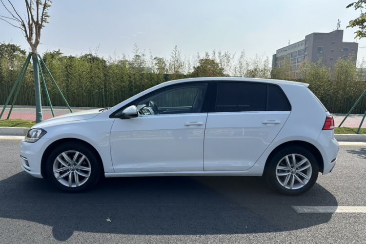 Used Volkswagen Golf 2018 230TSI Automatic Comfort Model Exterior 3
