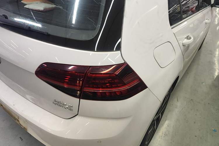 Used Volkswagen Golf 2018 230TSI Automatic Luxury Version Exterior 3