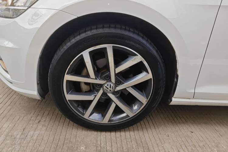 Used Volkswagen Golf 2018 230TSI Automatic Luxury Version Exterior 3