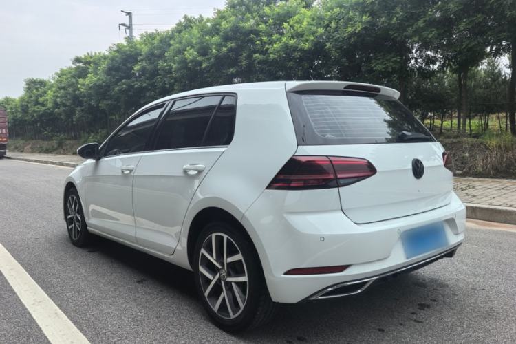 Used Volkswagen Golf 2018 230TSI Automatic Luxury Version Exterior 3