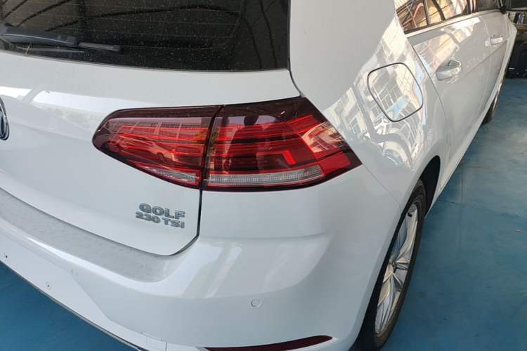 Used Volkswagen Golf 2018 230TSI Automatic Comfort Model Exterior 3