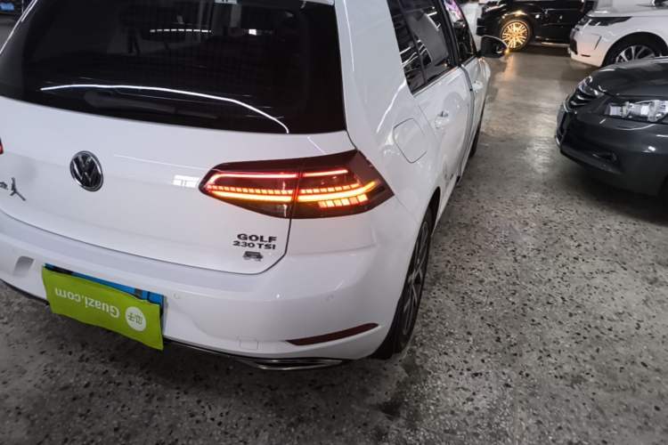 Used Volkswagen Golf 2018 230TSI Automatic Luxury Version Exterior 3