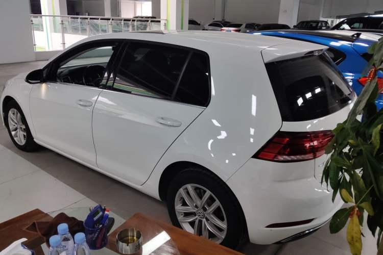 Used Volkswagen Golf 2018 1.6L Automatic Comfort Model Exterior 3