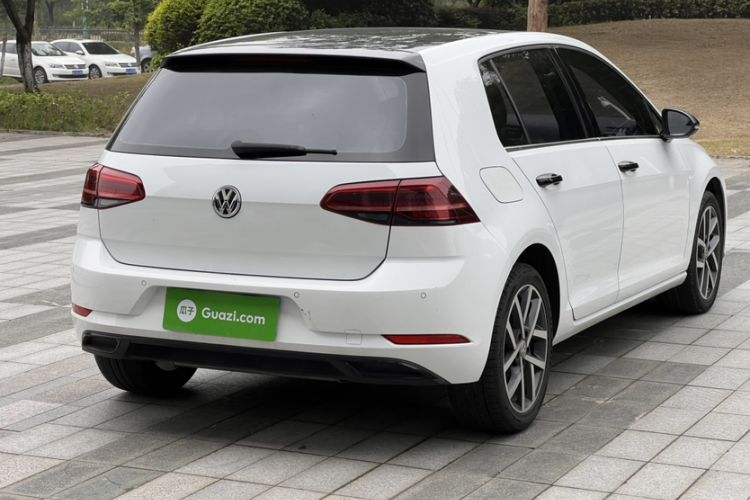 Used Volkswagen Golf 2018 230TSI Automatic Luxury Version Exterior 3
