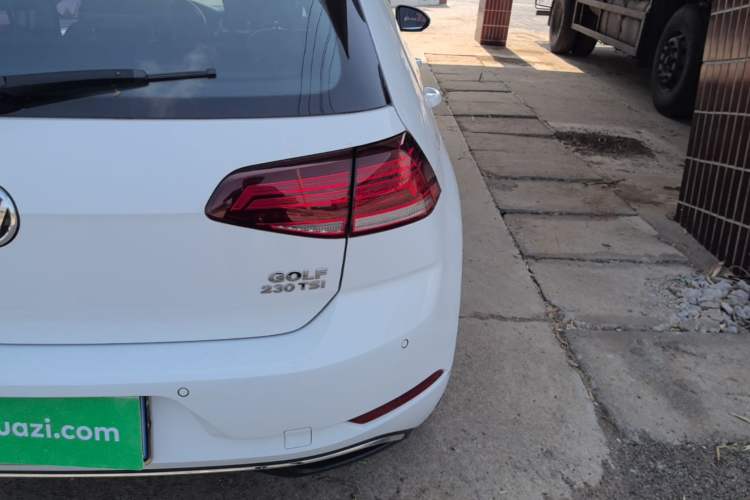 Used Volkswagen Golf 2018 230TSI Automatic Comfort Model Exterior 3