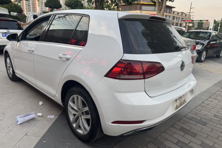 Used Volkswagen Golf 2018 230TSI Automatic Comfort Model Exterior 3