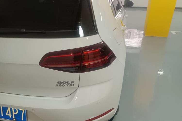 Used Volkswagen Golf 2018 280TSI Automatic R-Line Model Exterior 3