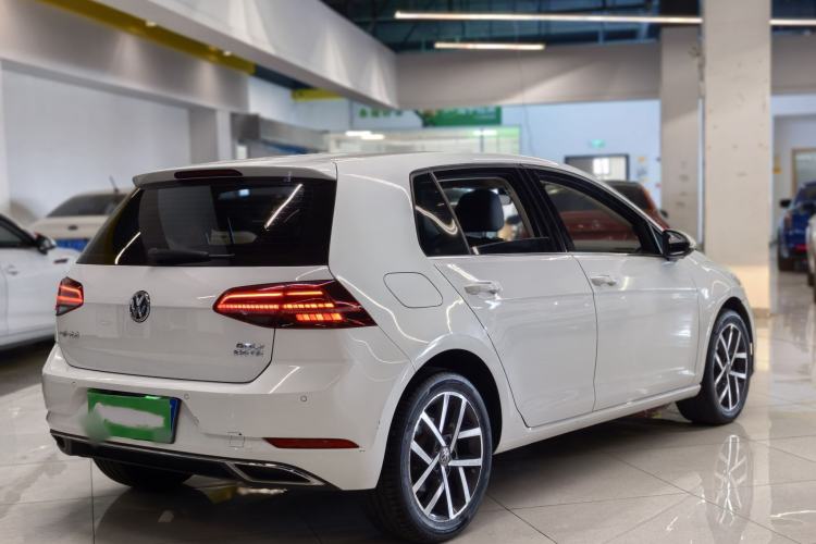 Used Volkswagen Golf 2018 230TSI Automatic Luxury Version Exterior 4