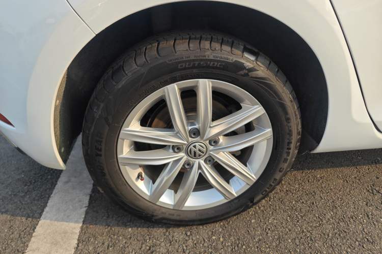 Used Volkswagen Golf 2018 230TSI Automatic Comfort Model Exterior 4