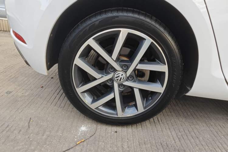 Used Volkswagen Golf 2018 230TSI Automatic Luxury Version Exterior 4
