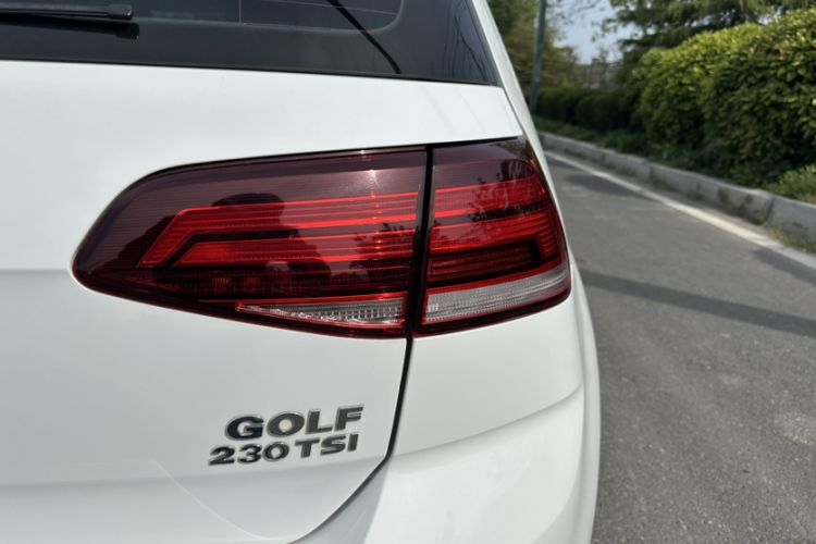Used Volkswagen Golf 2018 230TSI Automatic Comfort Model Exterior 4