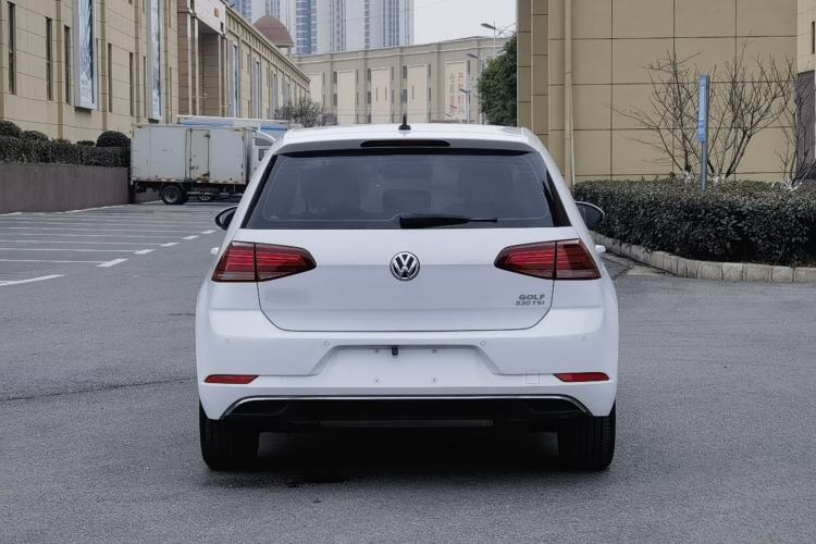 Used Volkswagen Golf 2018 230TSI Automatic Comfort Model Exterior 4