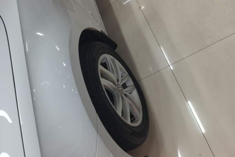 Used Volkswagen Golf 2018 230TSI Automatic Comfort Model Exterior 4