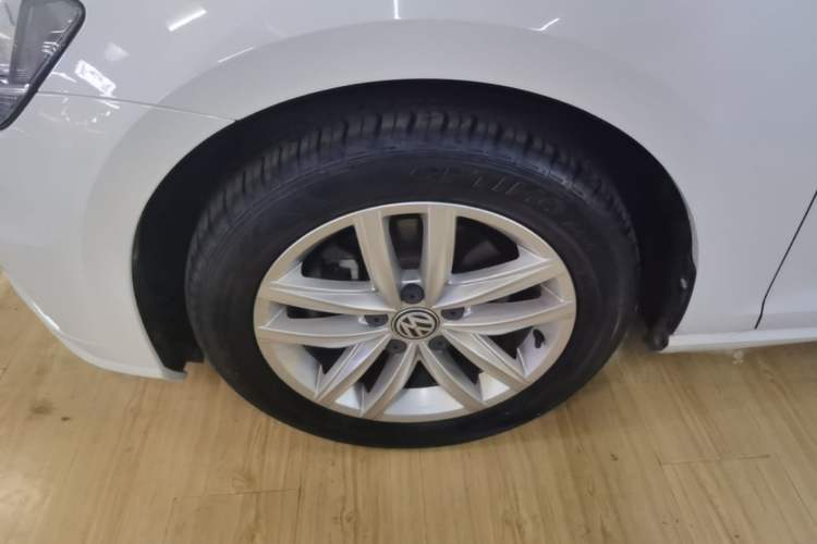 Used Volkswagen Golf 2018 230TSI Automatic Comfort Model Exterior 4