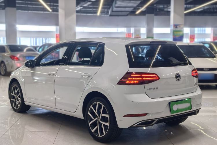 Used Volkswagen Golf 2018 230TSI Automatic Luxury Version Exterior 5