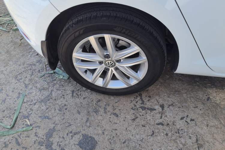 Used Volkswagen Golf 2018 1.6L Automatic Comfort Model Exterior 5