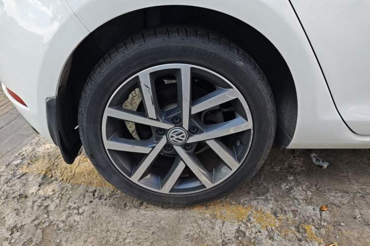 Used Volkswagen Golf 2018 230TSI Automatic Luxury Version Exterior 5