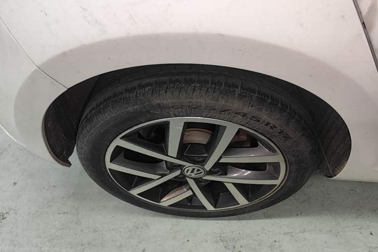 Used Volkswagen Golf 2018 230TSI Automatic Luxury Version Exterior 5