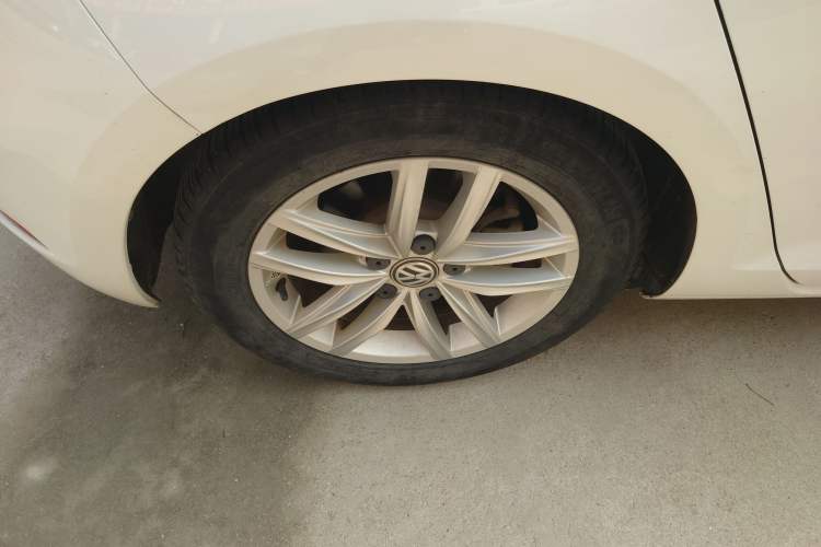 Used Volkswagen Golf 2018 230TSI Automatic Comfort Model Exterior 5