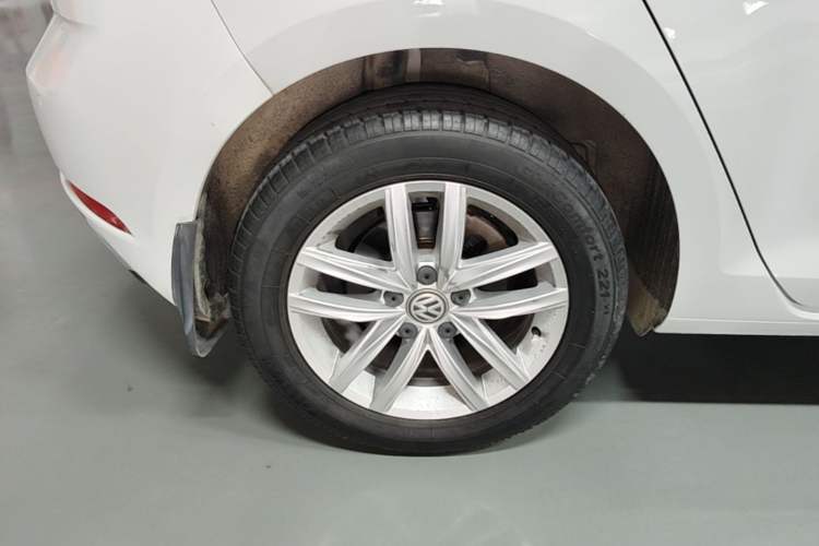 Used Volkswagen Golf 2018 1.6L Automatic Comfort Model Exterior 5