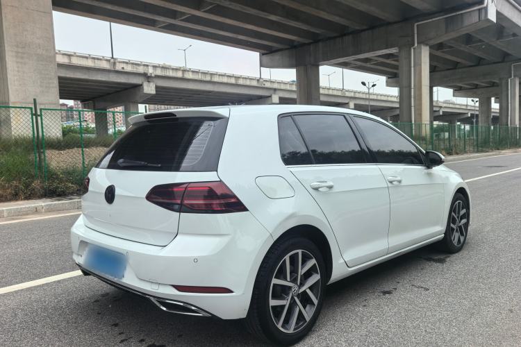 Used Volkswagen Golf 2018 230TSI Automatic Luxury Version Exterior 5
