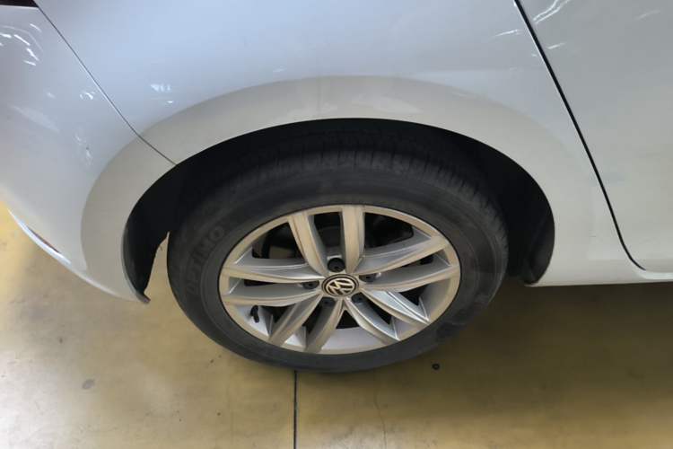 Used Volkswagen Golf 2018 230TSI Automatic Comfort Model Exterior 5