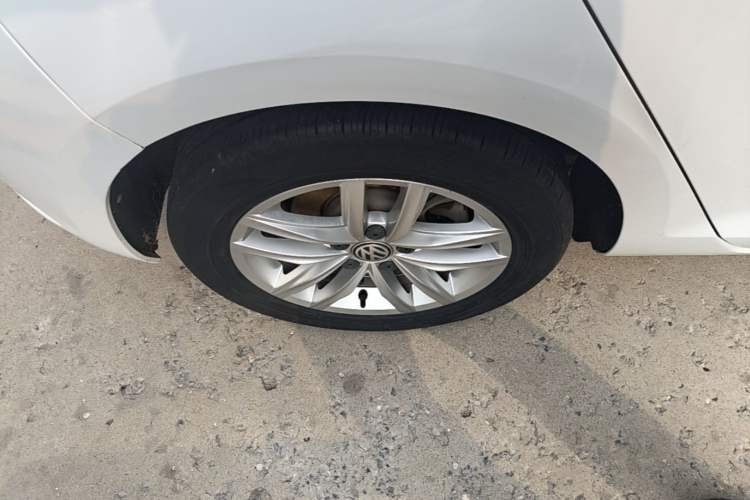 Used Volkswagen Golf 2018 230TSI Automatic Comfort Model Exterior 5