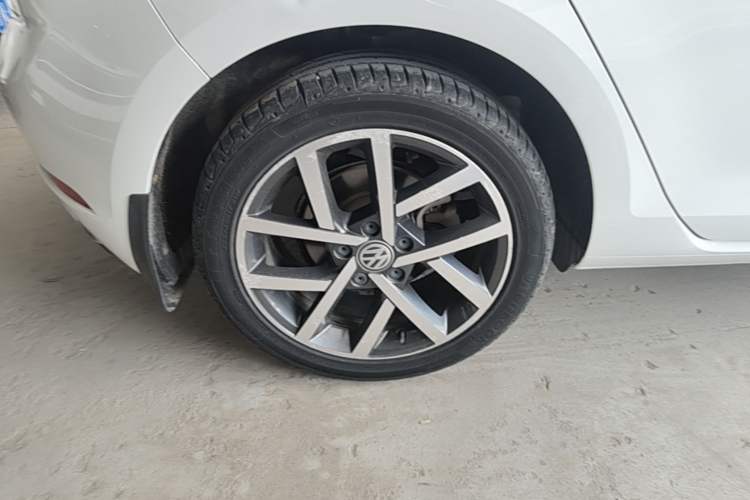 Used Volkswagen Golf 2018 230TSI Automatic Luxury Version Exterior 5