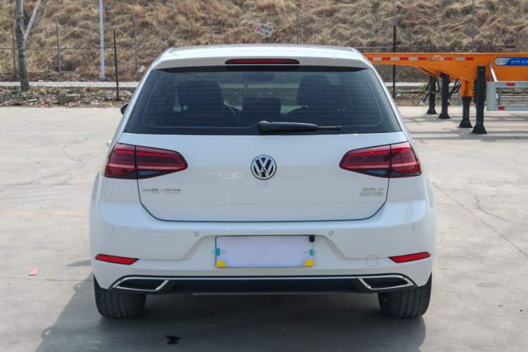 Used Volkswagen Golf 2018 230TSI Automatic Luxury Version Exterior 5