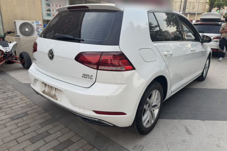 Used Volkswagen Golf 2018 230TSI Automatic Comfort Model Exterior 5