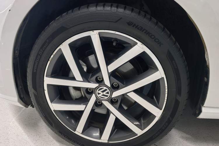 Used Volkswagen Golf 2018 230TSI Automatic Luxury Version Exterior 6
