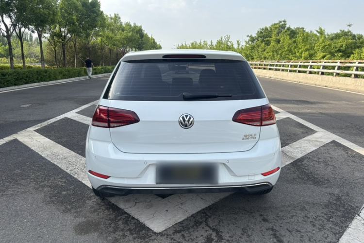 Used Volkswagen Golf 2018 230TSI Automatic Comfort Model Exterior 6