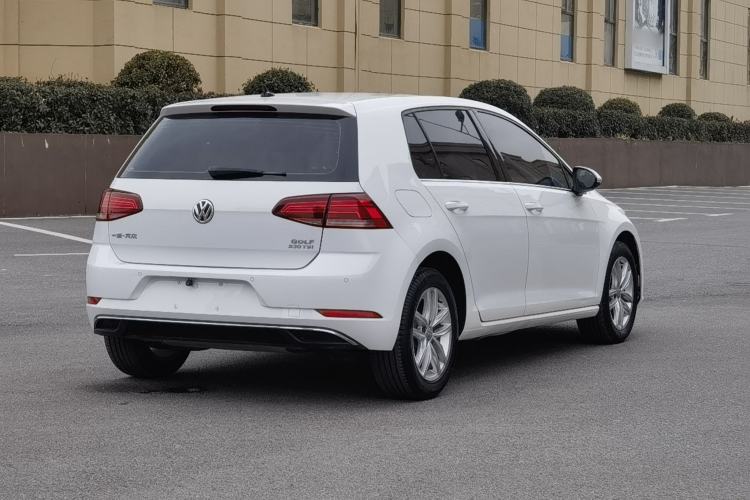 Used Volkswagen Golf 2018 230TSI Automatic Comfort Model Exterior 6