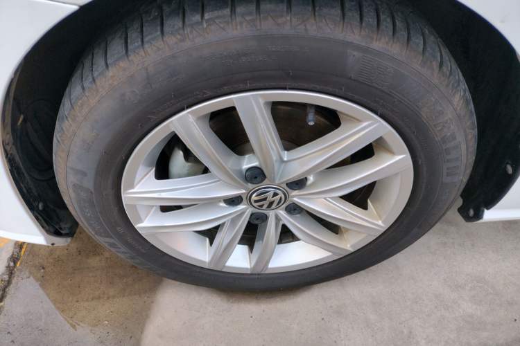 Used Volkswagen Golf 2018 230TSI Automatic Comfort Model Exterior 7