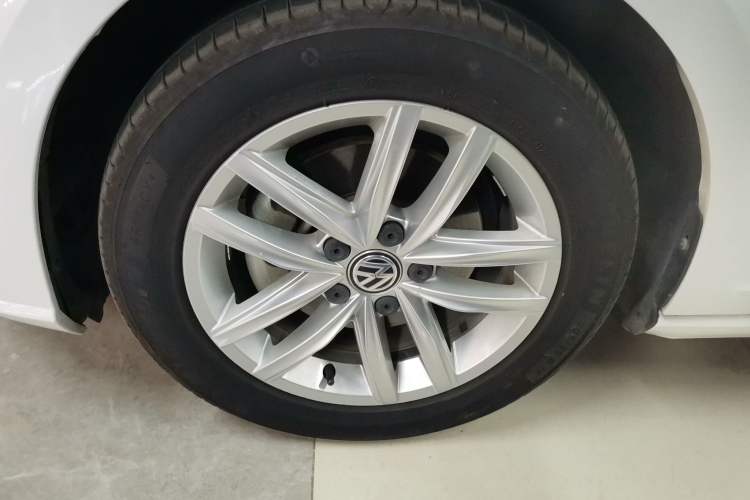 Used Volkswagen Golf 2018 230TSI Automatic Comfort Model Exterior 7