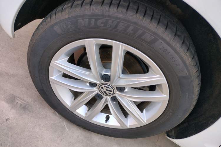 Used Volkswagen Golf 2018 230TSI Automatic Comfort Model Exterior 8