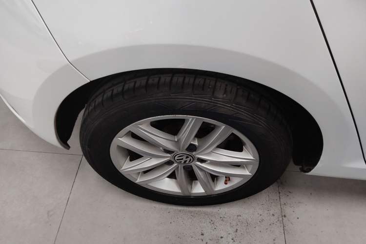 Used Volkswagen Golf 2018 1.6L Automatic Comfort Model Exterior 8