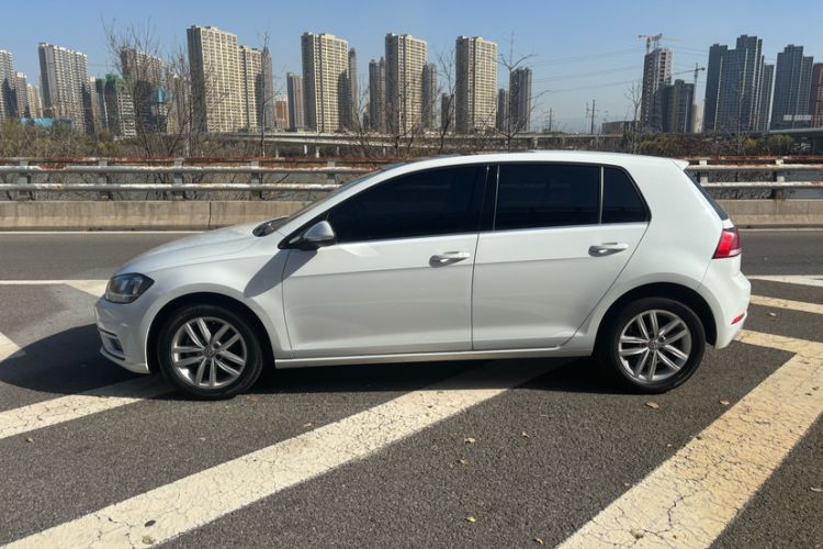 Used Volkswagen Golf 2018 230TSI Automatic Comfort Model Exterior 8