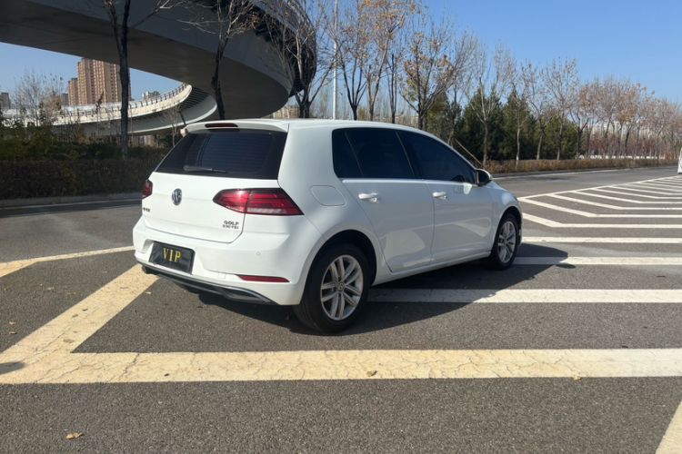Used Volkswagen Golf 2018 230TSI Automatic Comfort Model Exterior 9