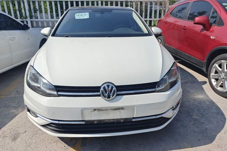 Used Volkswagen Golf 2018 230TSI Automatic Luxury Version Front