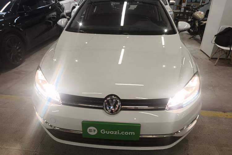 Used Volkswagen Golf 2018 230TSI Automatic Luxury Version Front