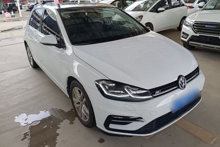 Used Volkswagen Golf 2018 230TSI Automatic Comfort Model Front Right 45 Deg