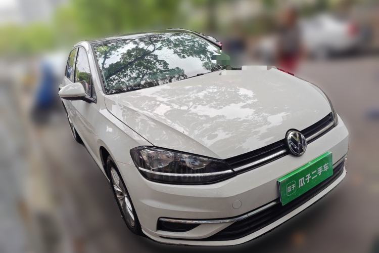Used Volkswagen Golf 2018 230TSI Manual Comfort Version Front Right 45 Deg