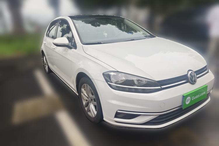 Used Volkswagen Golf 2018 230TSI Automatic Comfort Model Front Right 45 Deg