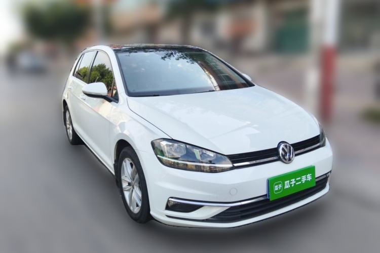 Used Volkswagen Golf 2018 1.6L Automatic Comfort Model Front Right 45 Deg