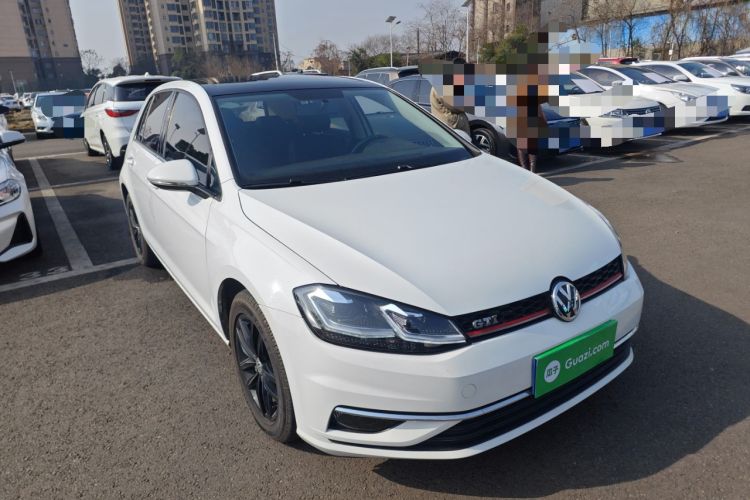 Used Volkswagen Golf 2018 230TSI Automatic Comfort Model Front Right 45 Deg