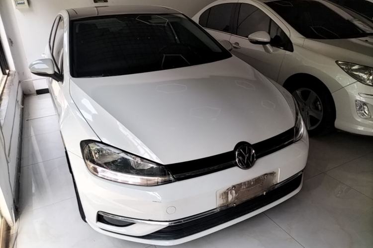Used Volkswagen Golf 2018 1.6L Automatic Comfort Model Front Right 45 Deg