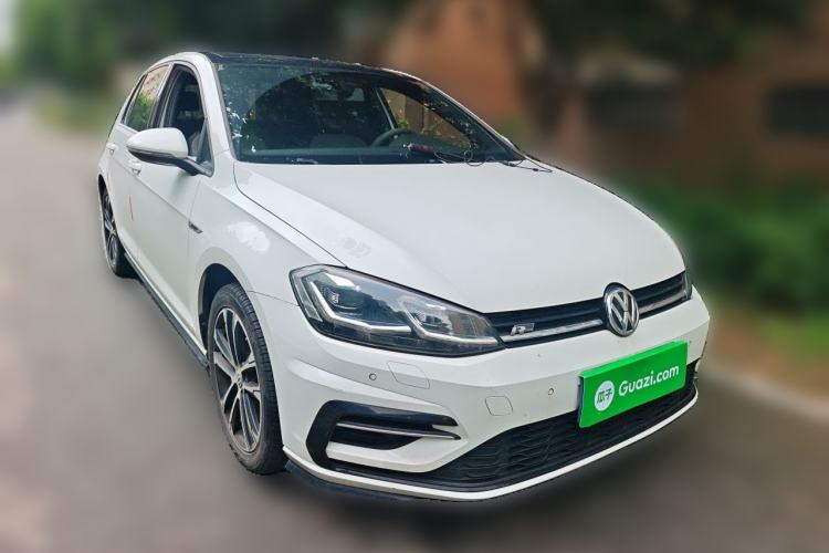 Used Volkswagen Golf 2018 280TSI Automatic R-Line Model Front Right 45 Deg